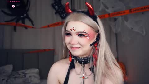 Snapshot of jettahartill chatting on 10.29.25 Daryl online show from 10.29.25