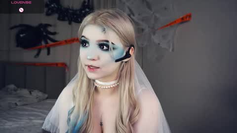 Snapshot of jettahartill chatting on 10.31.25 Daryl online show from 10.31.25