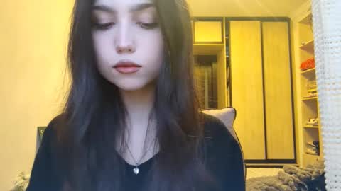 I am Gina ntmu Lets hit 10 Thumbs Up together online show from 11.29.25