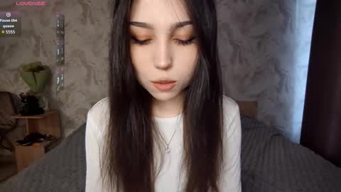 I am Gina ntmu Lets hit 10 Thumbs Up together online show from 03.31.26