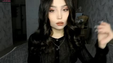 I am Gina ntmu Lets hit 10 Thumbs Up together online show from 05.24.26