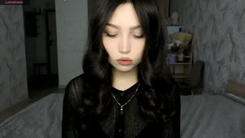 I am Gina ntmu Lets hit 10 Thumbs Up together online show from 05.25.26