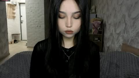 I am Gina ntmu Lets hit 10 Thumbs Up together online show from 06.06.26