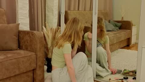 Gwen online show from 01.09.26