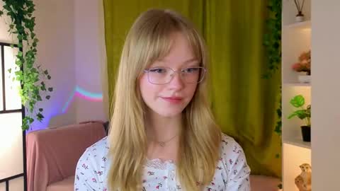 Gwen online show from 04.15.26