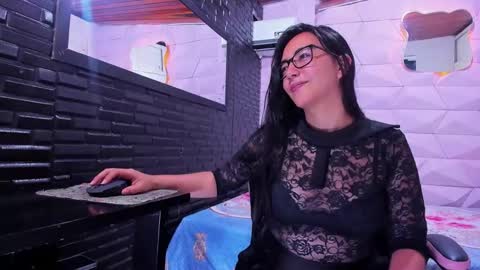 Snapshot of jewelryqueen chatting on 02.17.25 Queen online show from 02.17.25