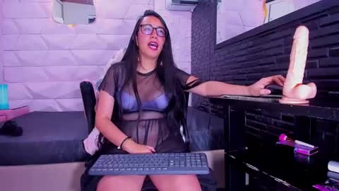 Snapshot of jewelryqueen chatting on 02.26.25 Queen online show from 02.26.25