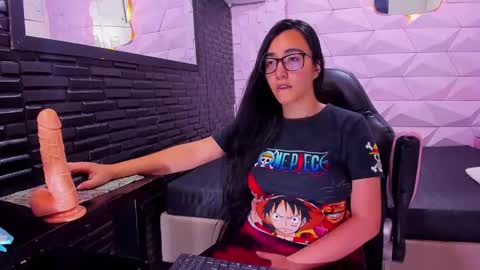 Snapshot of jewelryqueen chatting on 03.07.25 Queen online show from 03.07.25