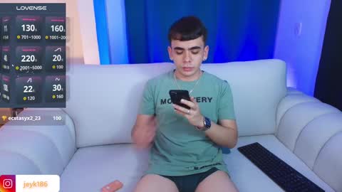 Snapshot of jey_keler chatting on 10.30.25 jey keler online show from 10.30.25