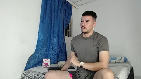 Snapshot of jeycob_happy97 chatting on 10.10.25 Juan David online show from 10.10.25