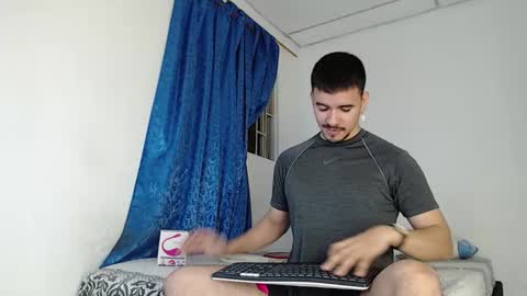 Snapshot of jeycob_happy97 chatting on 10.14.25 Juan David online show from 10.14.25