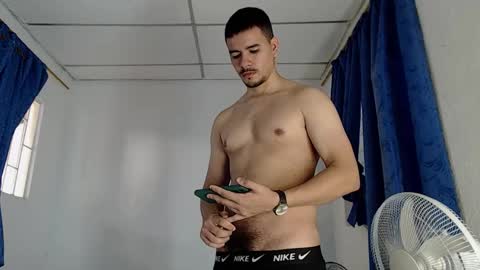 Snapshot of jeycob_happy97 chatting on 11.07.25 Juan David online show from 11.07.25