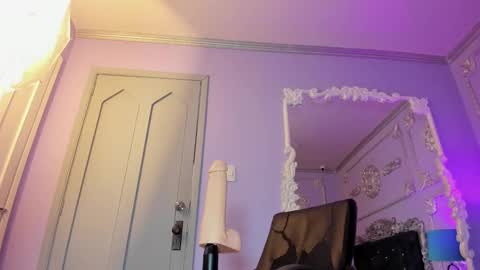 Snapshot of jeylee_ chatting on 10.03.25 Jeyy online show from 10.03.25