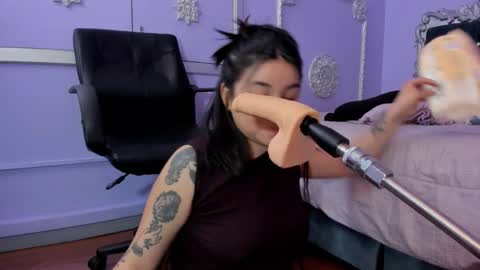 Snapshot of jeylee_ chatting on 11.07.25 Jeyy online show from 11.07.25