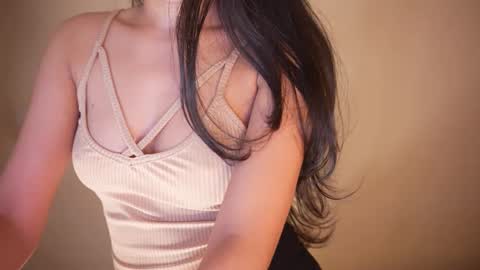 Snapshot of jhaanvi chatting on 12.19.24 Jhaanvi online show from 12.19.24