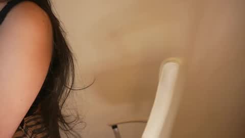 Snapshot of jhaanvi chatting on 03.12.25 Jhaanvi online show from 03.12.25