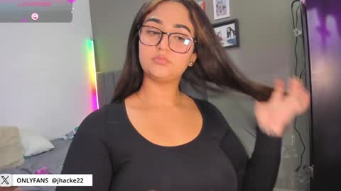 Snapshot of jhacky_sweet chatting on 01.22.25 jhackelin My independent account online show from 01.22.25