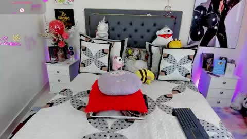 Snapshot of jhena_evans chatting on 05.02.26 Candy online show from 05.02.26
