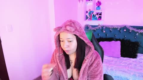 Snapshot of jhiinny_brownn chatting on 12.28.24 Jhiinny online show from 12.28.24