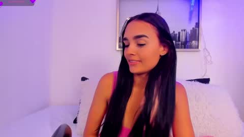 Snapshot of jhoanaduran_ chatting on 10.01.25 Jhoana online show from 10.01.25