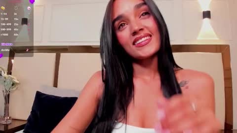 Snapshot of jhoanaduran_ chatting on 10.10.25 Jhoana online show from 10.10.25