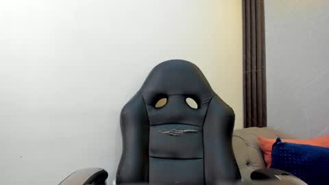 Snapshot of jhoanaduran_ chatting on 10.21.25 Jhoana online show from 10.21.25