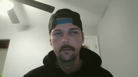 Snapshot of jholls chatting on 02.08.25 jholls online show from 02.08.25