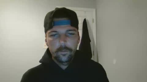 Snapshot of jholls chatting on 11.04.25 jholls online show from 11.04.25