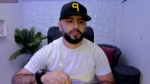 Snapshot of jhon_bear02 chatting on 12.18.24 John Bear.... online show from 12.18.24