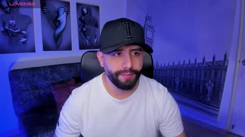 Snapshot of jhon_bear02 chatting on 10.10.25 John Bear.... online show from 10.10.25