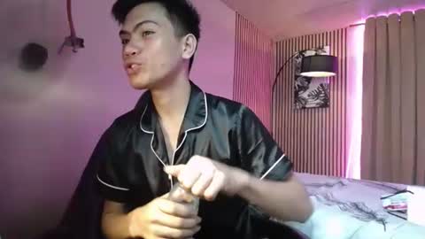 Snapshot of jhon_cummer chatting on 11.01.25 jhon_cummer online show from 11.01.25