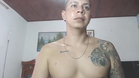 Snapshot of jhon_tommy chatting on 12.25.24 jhon tommy online show from 12.25.24