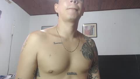 Snapshot of jhon_tommy chatting on 01.04.25 jhon tommy online show from 01.04.25