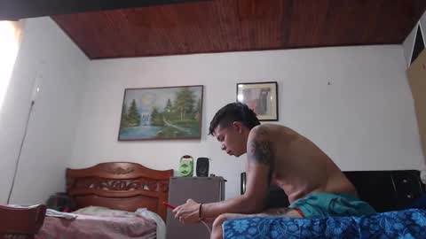 Snapshot of jhon_tommy chatting on 02.24.25 jhon tommy online show from 02.24.25