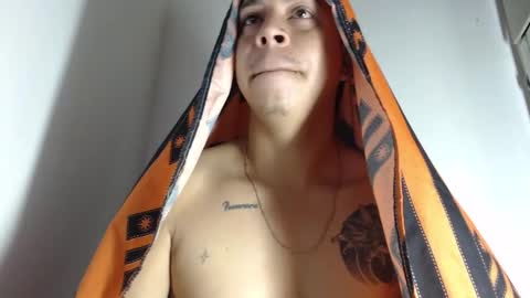 Snapshot of jhon_tommy chatting on 10.21.25 jhon tommy online show from 10.21.25