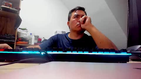 Snapshot of jhonatan_morales_s chatting on 10.10.25 jhonatan_morales_s online show from 10.10.25