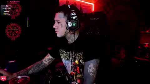 Snapshot of jhonny_ackerman chatting on 09.16.25 jhonny_ackerman online show from 09.16.25