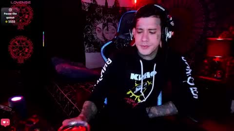 Snapshot of jhonny_ackerman chatting on 09.25.25 jhonny_ackerman online show from 09.25.25