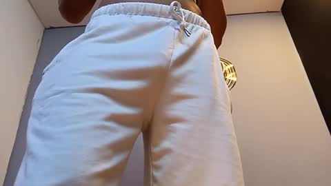 Snapshot of jhonny_thes28 chatting on 10.22.25 jhonny_thes28 online show from 10.22.25