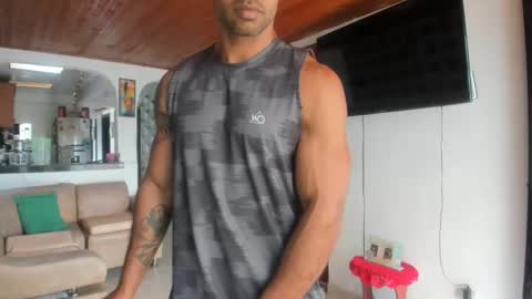 Snapshot of jhonnyxxfitnexx chatting on 10.27.25 jh online show from 10.27.25