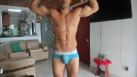 Snapshot of jhonnyxxfitnexx chatting on 11.06.25 jh online show from 11.06.25