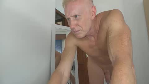 Snapshot of jhonpelopaja2 chatting on 10.17.25 jhonpelopaja2 online show from 10.17.25