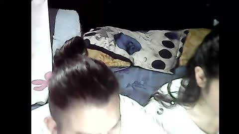 Snapshot of jhonson_laura3 chatting on 09.11.25 jonny y laura online show from 09.11.25