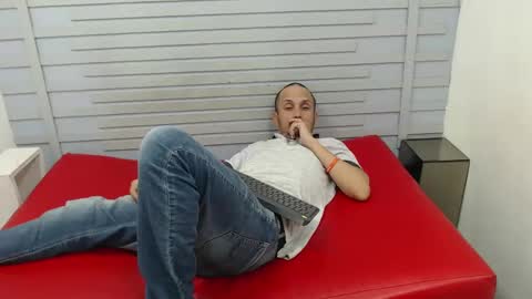 Snapshot of jhontorres018 chatting on 02.27.25 jhontorres018 online show from 02.27.25