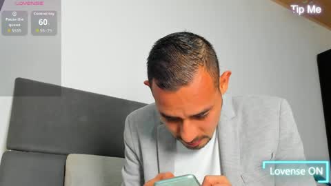 Snapshot of jhonyalzate chatting on 05.05.26 Jhony Alzate online show from 05.05.26