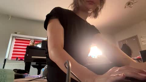 Snapshot of jhopeftw chatting on 02.16.26 Anya online show from 02.16.26