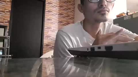 Snapshot of jhosuamoore chatting on 11.03.25 Jhosuamoore online show from 11.03.25