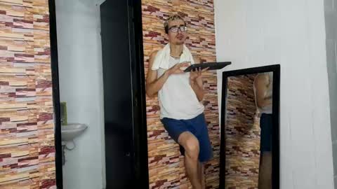 Snapshot of jhosuamoore chatting on 11.04.25 Jhosuamoore online show from 11.04.25