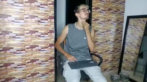 Snapshot of jhosuamoore chatting on 11.06.25 Jhosuamoore online show from 11.06.25