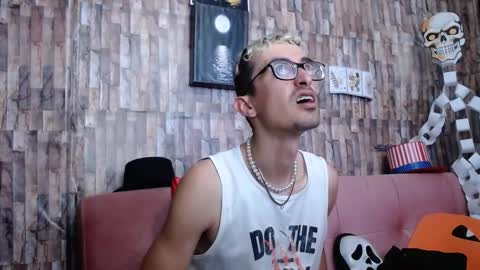 Snapshot of jhosuamoore2 chatting on 10.19.25 jhosuamoore2 online show from 10.19.25